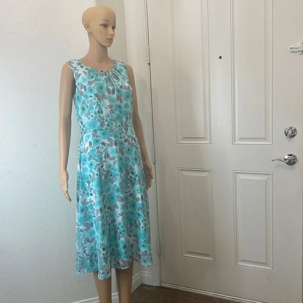 R&K Dress Sz 8 Scoop Neck Sleeveless Pastel Baby Blue Gray Floral Lined Midi